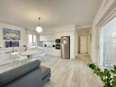 Kitchen or kitchenette, Living room, Dining area, oven, stove