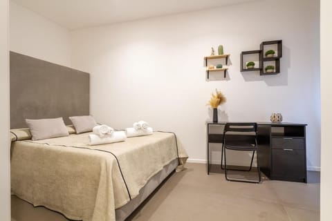 Bed, Photo of the whole room