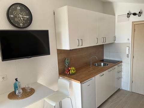 TV and multimedia, Kitchen or kitchenette