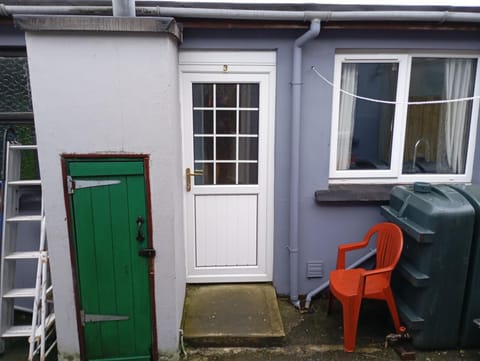 Cosy Cottage- Sleeps 4 Free Parking & Golf Nearby House in Buncrana