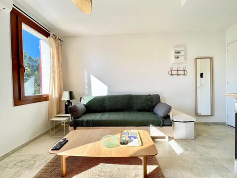 Lou Miradou 1 - Vieux village médiéval, Cosy, Clim, 2 personnes Apartment in Provence-Alpes-Côte d'Azur