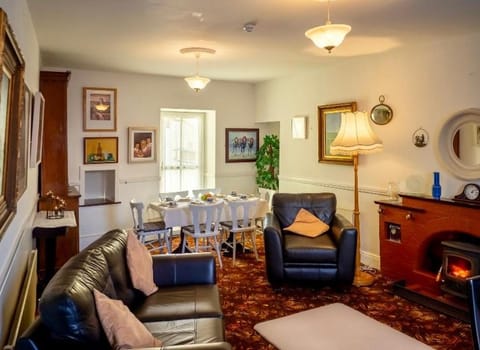 White Heather 3 Bed Clifden Town House in Clifden