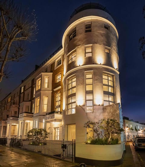 Property building, Night