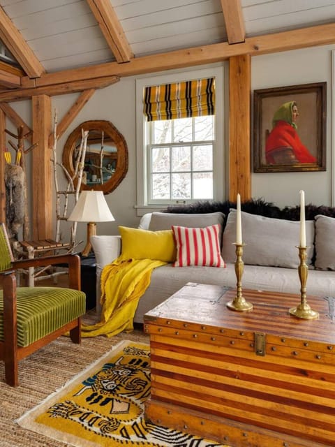 Post & Beam - Stunningly Designed Luxury Home with Pool & Hot Tub House in Gallatin