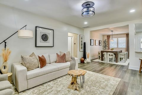 Organic Modern Apt 1mi to Masters with Pool Table Apartment in North Augusta