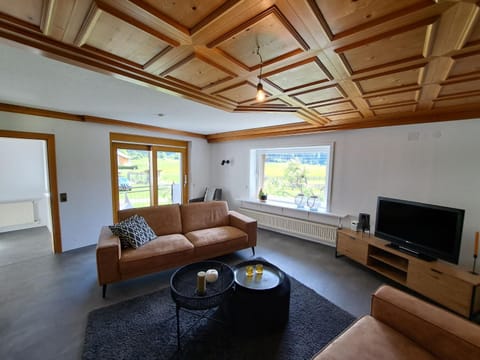 View (from property/room), View (from property/room), Living room, Seating area, Garden view, Mountain view