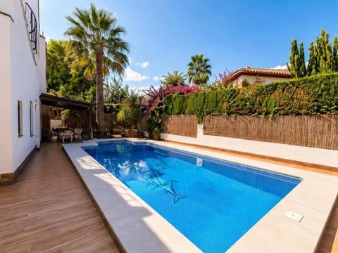Property building, Patio, Day, Garden view, Pool view, Swimming pool, sunbed