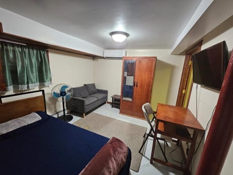 Bed, TV and multimedia, Bedroom, wardrobe, air conditioner
