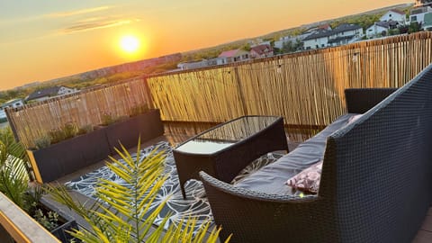 Natural landscape, Balcony/Terrace, Sunset