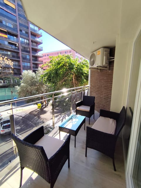 Day, Balcony/Terrace, Living room, Dining area