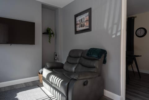 Caras Place , Falls Road House in Belfast