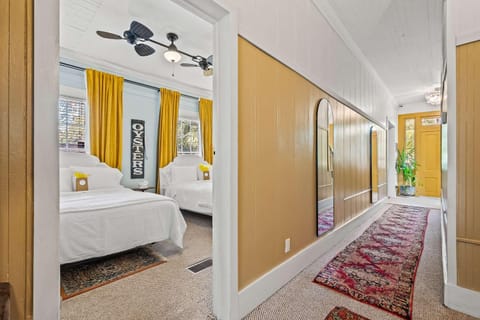 Old Carrabelle Hotel Captains Quarters Suite House in Carrabelle