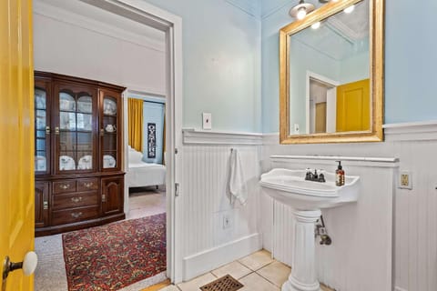 Old Carrabelle Hotel Captains Quarters Suite House in Carrabelle