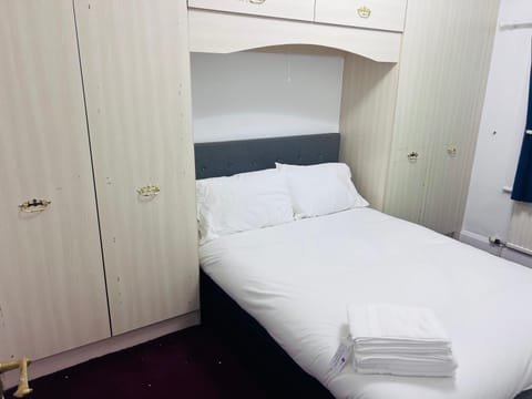 Blissful Room Vacation rental in Bury