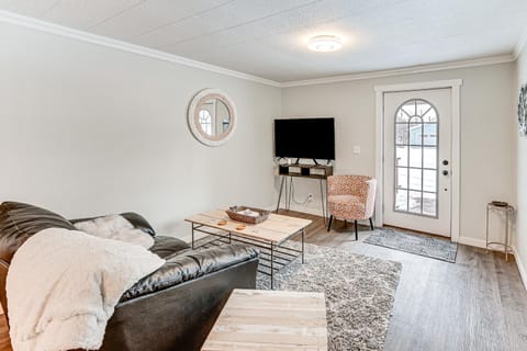 1 Mi to Main Street Polson Updated Home with Deck! House in Polson