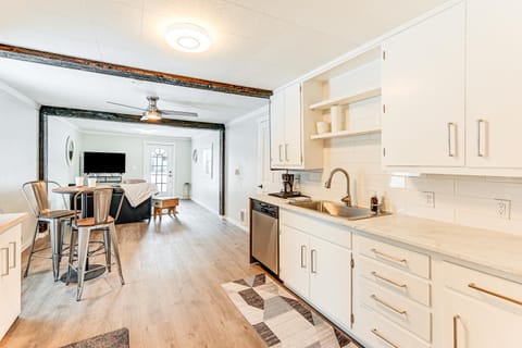 1 Mi to Main Street Polson Updated Home with Deck! House in Polson