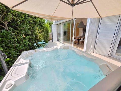 Summer, Hot Tub, Balcony/Terrace