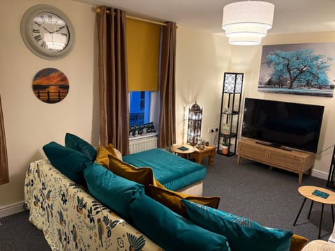 Living room, Photo of the whole room