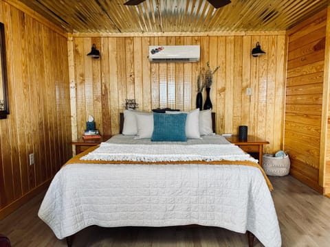 BRB - Cozy Bungalow at the Top of the Canyon House in Buffalo River