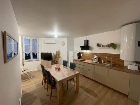 Kitchen or kitchenette, stove, kitchen