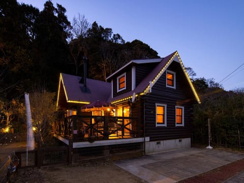 Property building, Night