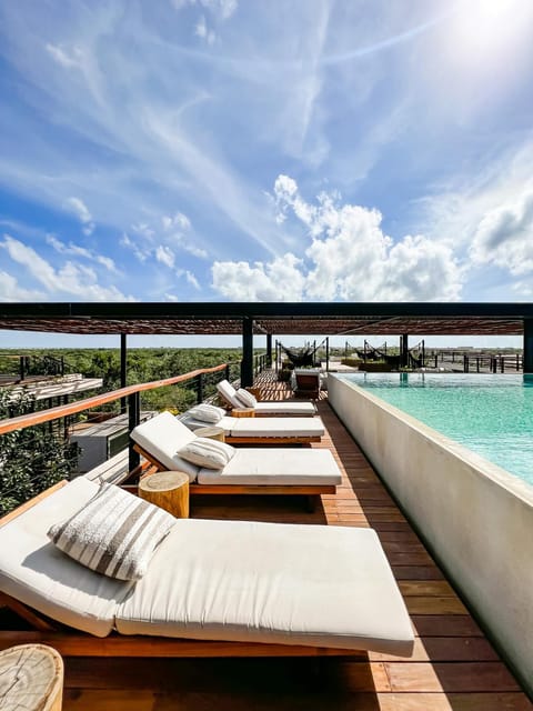 Swimming pool, Swimming pool