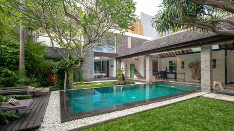 Property building, Garden view, Pool view, Swimming pool, sunbed