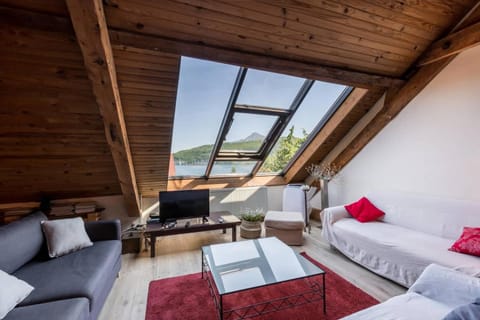 Duplex au Bord du Lac Apartment in Talloires