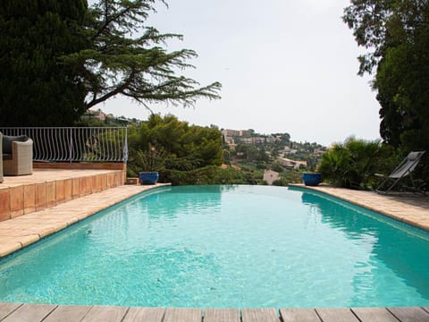 Le Lavandou : Villa 4 chambres, piscine privée et climatisation - FR-1-803-76 Villa in Le Lavandou