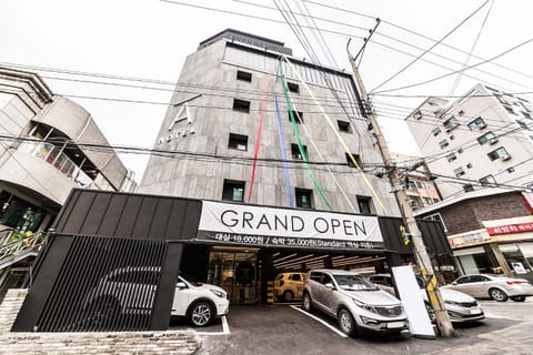 Property building, Neighbourhood