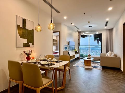 Natural landscape, Living room, Seating area, Dining area
