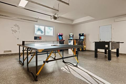Game Room, Table tennis