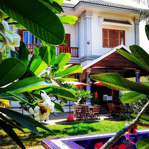 Patio, Facade/entrance, Garden