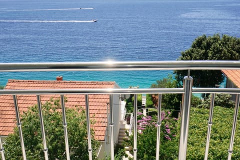 Day, Natural landscape, View (from property/room), Balcony/Terrace, Pool view, Sea view, Swimming pool
