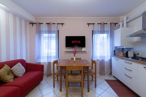 TV and multimedia, Kitchen or kitchenette, Living room