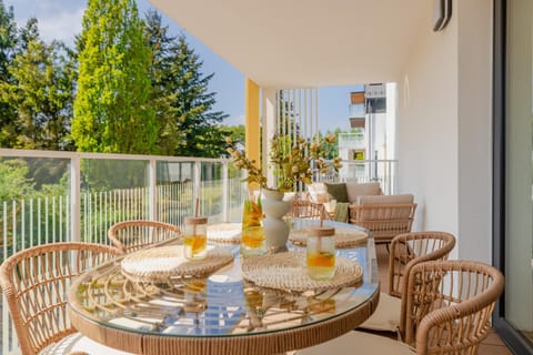 View (from property/room), Balcony/Terrace, Seating area