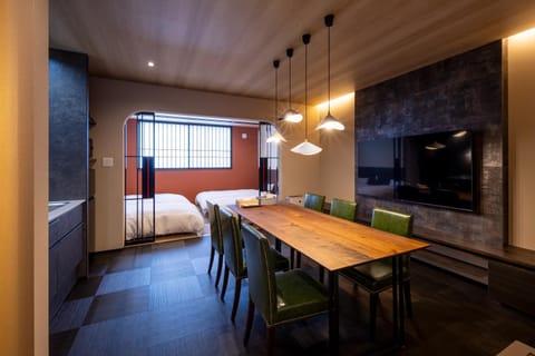Bed, Kitchen or kitchenette, Living room, Dining area