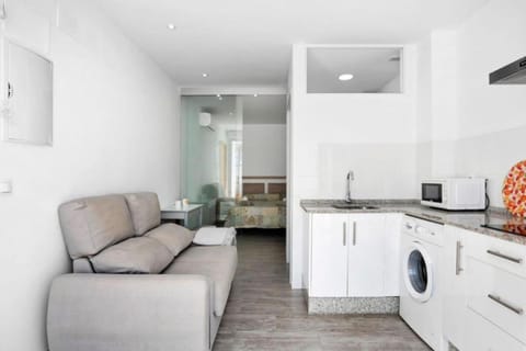 Living room, stove, washing machine