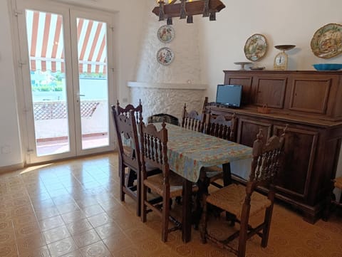 TV and multimedia, Balcony/Terrace, Living room, Dining area