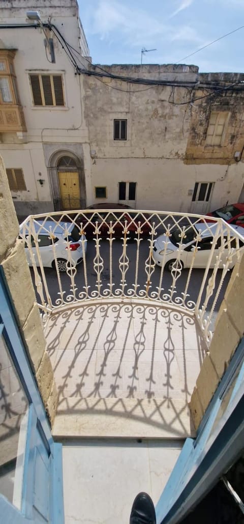 Balcony/Terrace, Parking