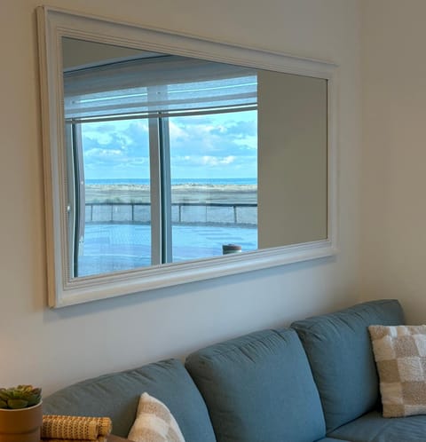 Living room, Sea view