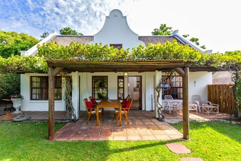 Property building, Patio, Garden, Dining area