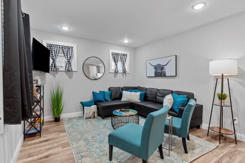 4456 Blue Door Bungalow House in Tower Grove South