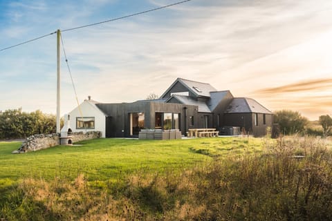 Du Cabana by Birch Stays House in Llyn Maelog