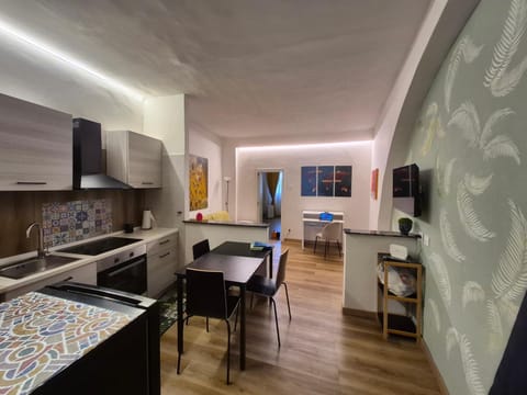 TV and multimedia, Kitchen or kitchenette, Living room, Seating area, Dining area, heating, minibar, stove