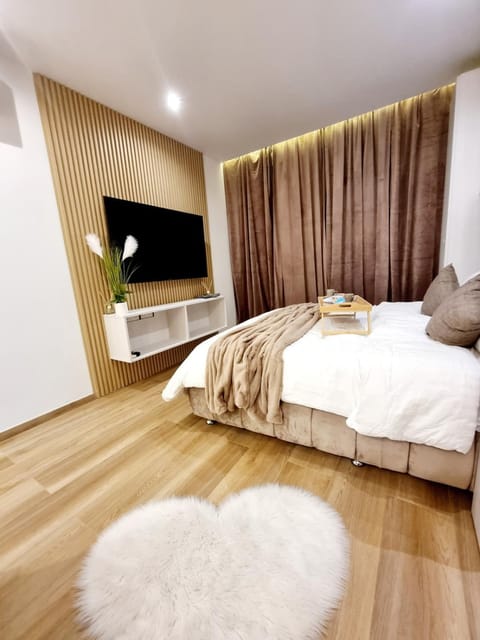 TV and multimedia, Bedroom, towels