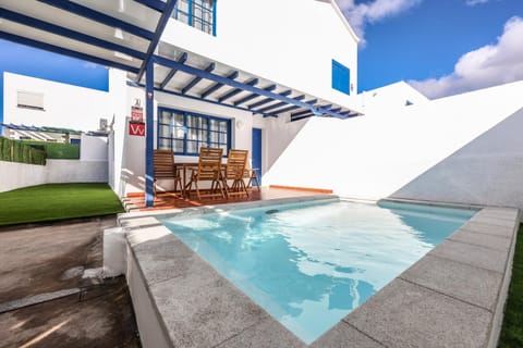 Balcony/Terrace, Balcony/Terrace, Swimming pool