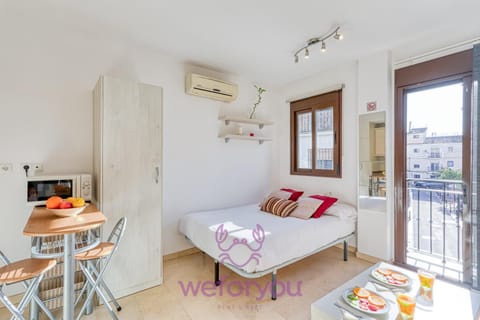 Bed, View (from property/room), Balcony/Terrace, Kitchen or kitchenette, Living room, Photo of the whole room, Seating area, Dining area, Bedroom, internet, towels, air conditioner