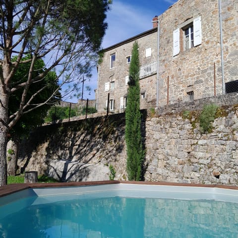 Property building, Day, Swimming pool