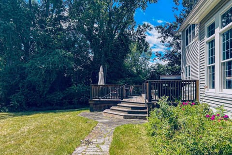 Blissful Wakes House in Shelburne